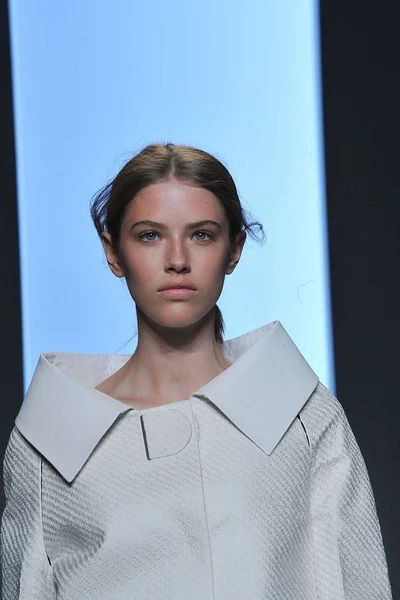 Look 19